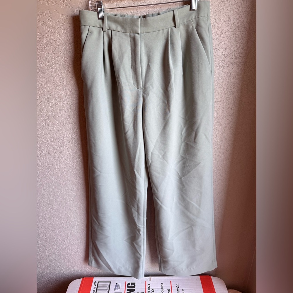 Abercrombie & Fitch Wide Leg Pants in Light Sage
